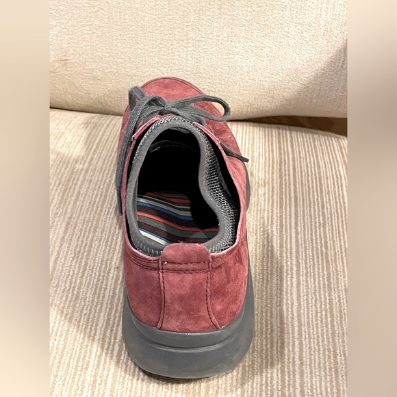 Dansko ELISE Wine, Comfort Suede Leather Slip-Ons Sole Slip Resistant Sneaker. - Picture 7 of 9